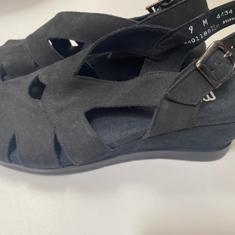 Munro American Suede Walking Wedge Sandal